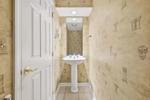 101 Westminster Dr, Ross Twp, PA 15229 - Photo 13