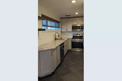 250 Woodridge Dr, Carnegie, PA 15106 - Photo 5