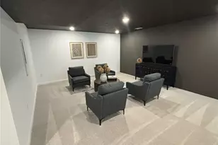 143 Victoria Dr, Moon/Crescent Twp, PA 15108 - Photo 23