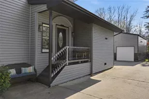 116 S Pasadena Dr, Pittsburgh, PA 15215 - Photo 3