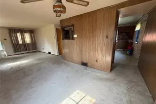 432 Mary St, Jeannette, PA 15644 - Photo 3