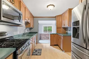 5391 Sagebrush Dr, Pittsburgh, PA 15236 - Photo 11