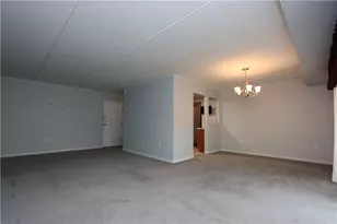 595 Calais Dr, Pittsburgh, PA 15237 - Photo 5