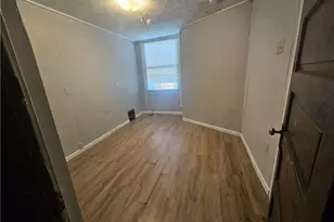1962 Straubs Ln, Pittsburgh, PA 15212 - Photo 11