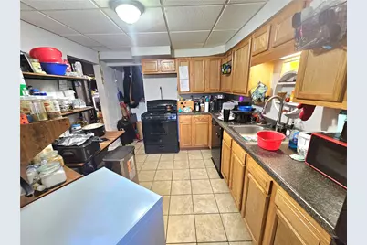 1962 Straubs Ln, Pittsburgh, PA 15212 - Photo 9