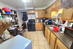 1962 Straubs Ln, Pittsburgh, PA 15212 - Photo 9