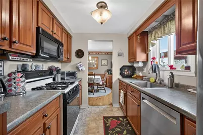 5483 Glen Hill Dr, Bethel Park, PA 15102 - Photo 13