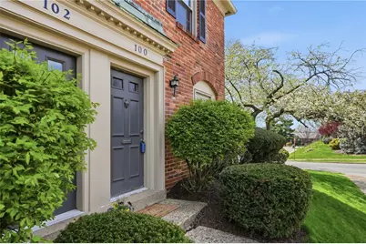 100 Jamestown Court, Scott Township, PA 15216 - Photo 5