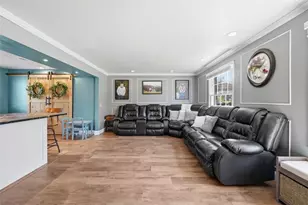 2928 Kings Mill Rd, Bethel Park, PA 15102 - Photo 9