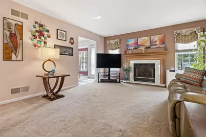 306 Covington Ct, Seven Fields Boro, PA 16046 - Photo 5