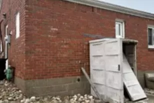 116 Delrose Dr, Liberty Boro, PA 15133 - Photo 3