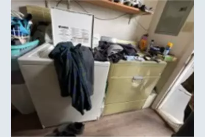 104 Delrose Dr, Liberty Boro, PA 15133 - Photo 9