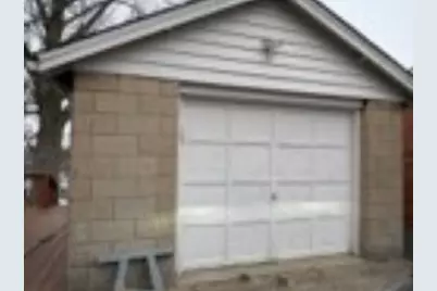 104 Delrose Dr, Liberty Boro, PA 15133 - Photo 3