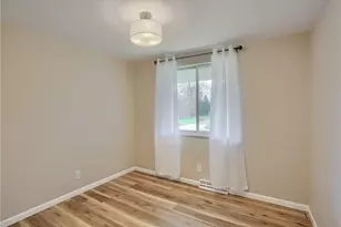 201 E Hazelcroft Ave, New Castle, PA 16105 - Photo 23