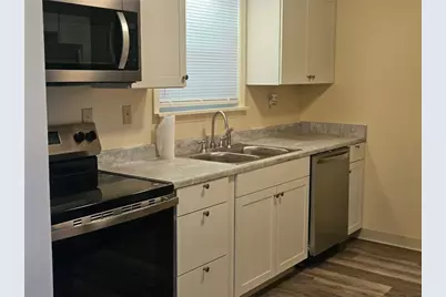 909 Chapel Rd #7, Center Township, PA 15061 - Photo 3