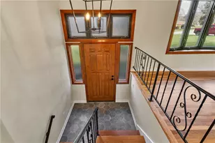 395 Crescent Dr, Canton Township, PA 15301 - Photo 11