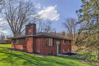 395 Crescent Dr, Canton Township, PA 15301 - Photo 3