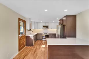 395 Crescent Dr, Canton Township, PA 15301 - Photo 19