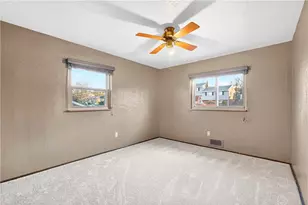 464 Nantucket Dr, Pittsburgh, PA 15236 - Photo 17