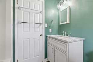 25 Krist Glen Dr, Pittsburgh, PA 15218 - Photo 11