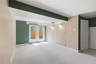 25 Krist Glen Dr, Pittsburgh, PA 15218 - Photo 15