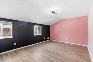 25 Krist Glen Dr, Pittsburgh, PA 15218 - Photo 9