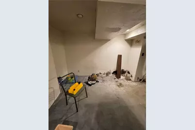 417 Fisher St, Pittsburgh, PA 15210 - Photo 17