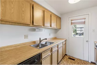 287 Holland Ct, Findlay Township, PA 15108 - Photo 13