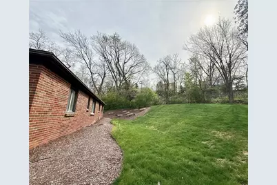 211 Lesnett Rd, Pittsburgh, PA 15241 - Photo 7