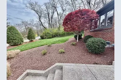 211 Lesnett Rd, Pittsburgh, PA 15241 - Photo 5