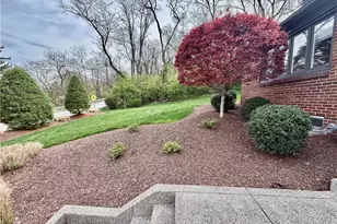 211 Lesnett Rd, Pittsburgh, PA 15241 - Photo 5