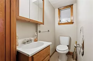 323 Hillside Ave, Ellwood City, PA 16117 - Photo 11