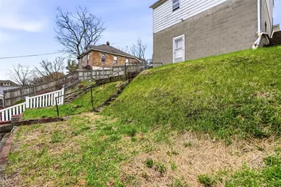 323 Hillside Ave, Ellwood City, PA 16117 - Photo 21