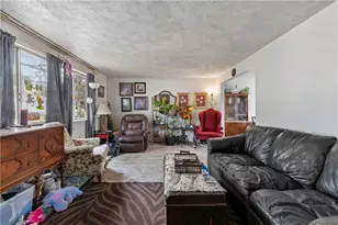 1781 Ivanhoe Dr, North Huntingdon, PA 15642 - Photo 3