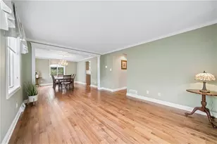 405 Laurelwood Dr, Pittsburgh, PA 15116 - Photo 5