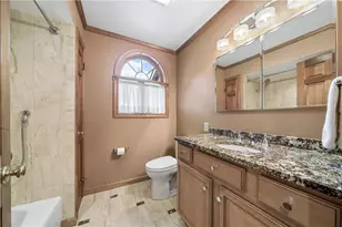 405 Laurelwood Dr, Pittsburgh, PA 15116 - Photo 25