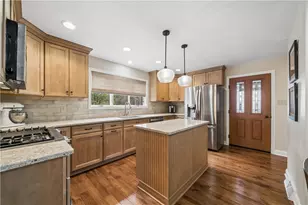 405 Laurelwood Dr, Pittsburgh, PA 15116 - Photo 11