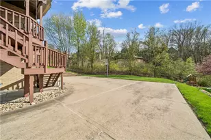 405 Laurelwood Dr, Pittsburgh, PA 15116 - Photo 33