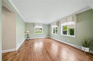 405 Laurelwood Dr, Pittsburgh, PA 15116 - Photo 3