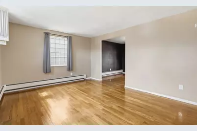 300 Dunbar Dr, Wilkins Township, PA 15235 - Photo 7