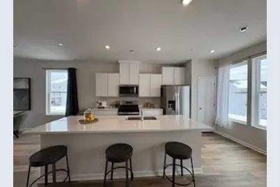 144 Sweetwater Dr #2061, Moon/Crescent Twp, PA 15108 - Photo 3