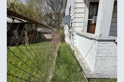 439 Malleable St, Sharon, PA 16146 - Photo 5