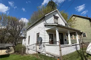 439 Malleable St, Sharon, PA 16146 - Photo 1