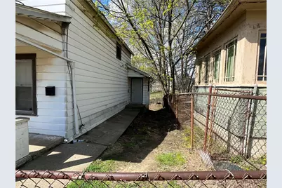 439 Malleable St, Sharon, PA 16146 - Photo 3