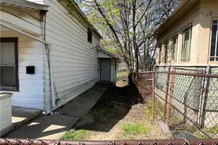 439 Malleable St, Sharon, PA 16146 - Photo 3