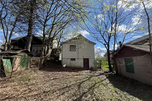 439 Malleable St, Sharon, PA 16146 - Photo 7