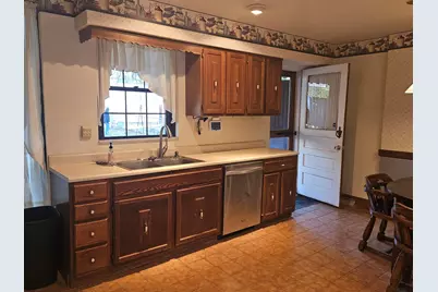 705 Laughlin Avenue, Aliquippa, PA 15001 - Photo 9