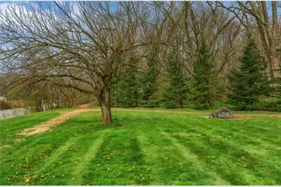 137 Lapin Ln, Pulaski Township, PA 16143 - Photo 5