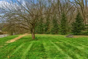 137 Lapin Ln, Pulaski Township, PA 16143 - Photo 5