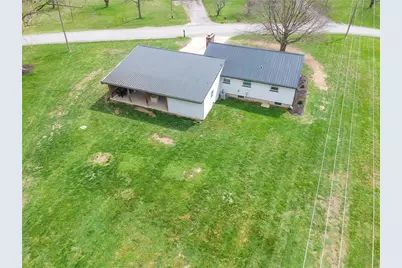 137 Lapin Ln, Pulaski Township, PA 16143 - Photo 9